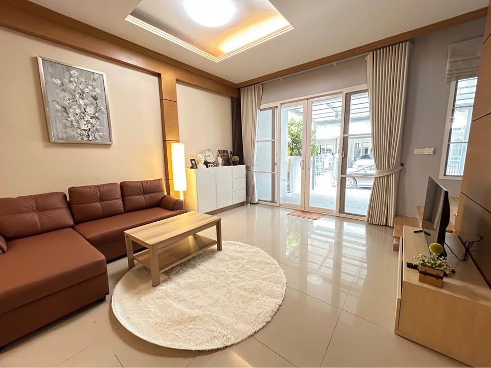 6907-004 ให้เช่า ทาวน์โฮม 3 ชั้น เพิ่งรีโนเวท ลาดพร้าว นาคนิวาส