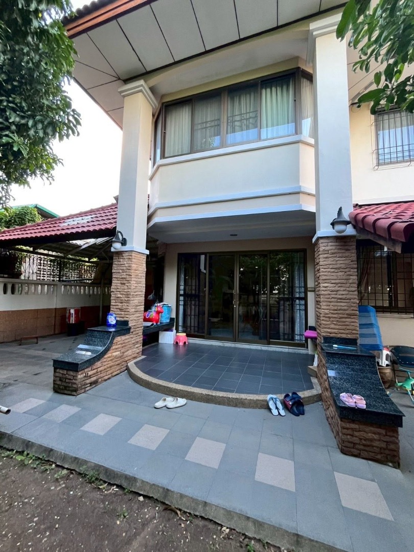6907-013 บ้านเดี่ยว 2 ชั้น นอกโครงการ ลาดพร้าว นาคนิวาส ทำเลดี หาของกินสะดวก 