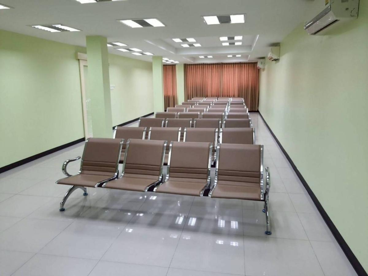 6907-051 ให้เช่า อาคารพาณิชย์  5 ชั้น + ชั้นดาดฟ้า(มีหลังคา) มีลิฟต์ ใกล้ MRT รัชดาภิเษก เพียง 270 ม.