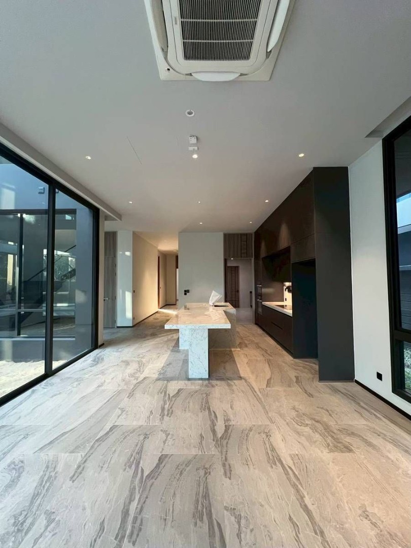 6907-057# ขาย บ้านหรู พัฒนาการ SIRANINN RESIDENCES PATTANAKARN 5 ห้องนอน