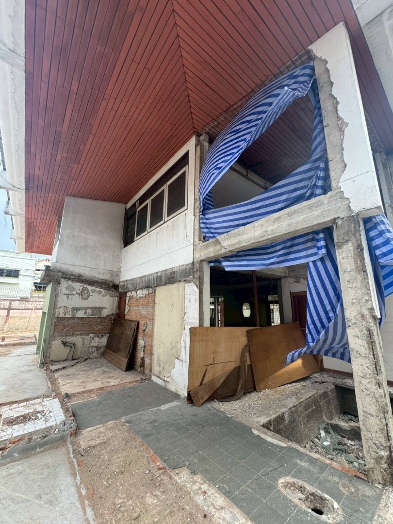 6907-058 ให้เช่า บ้านเก่าสำหรับทำธุรกิจ ทำเลดี พระโขนง ปรีดี ใกล้ BTS พระโขนง