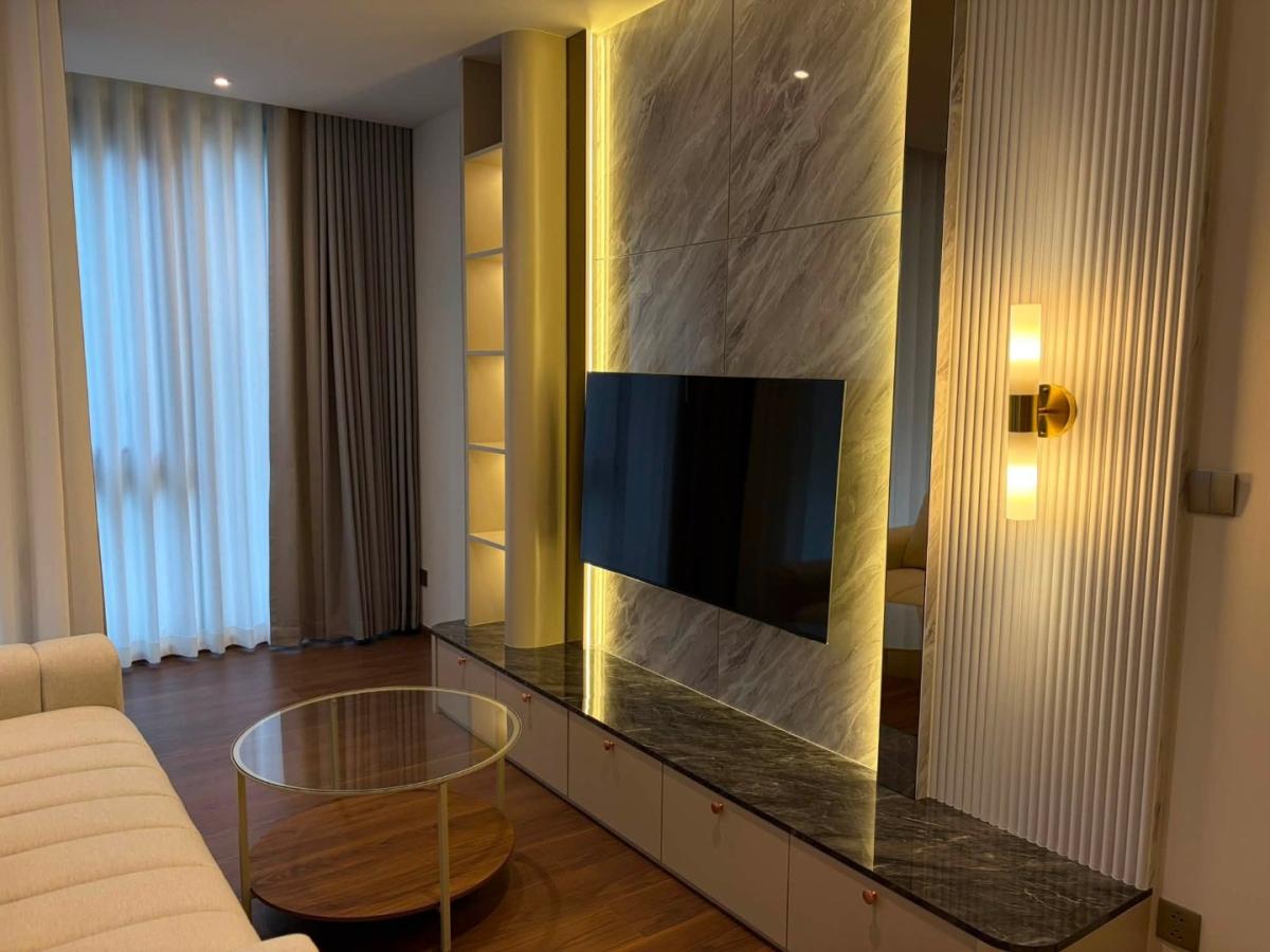 6906-098 Luxury Condo for Rent in Ekamai, Via 61, next to BTS Ekamai
