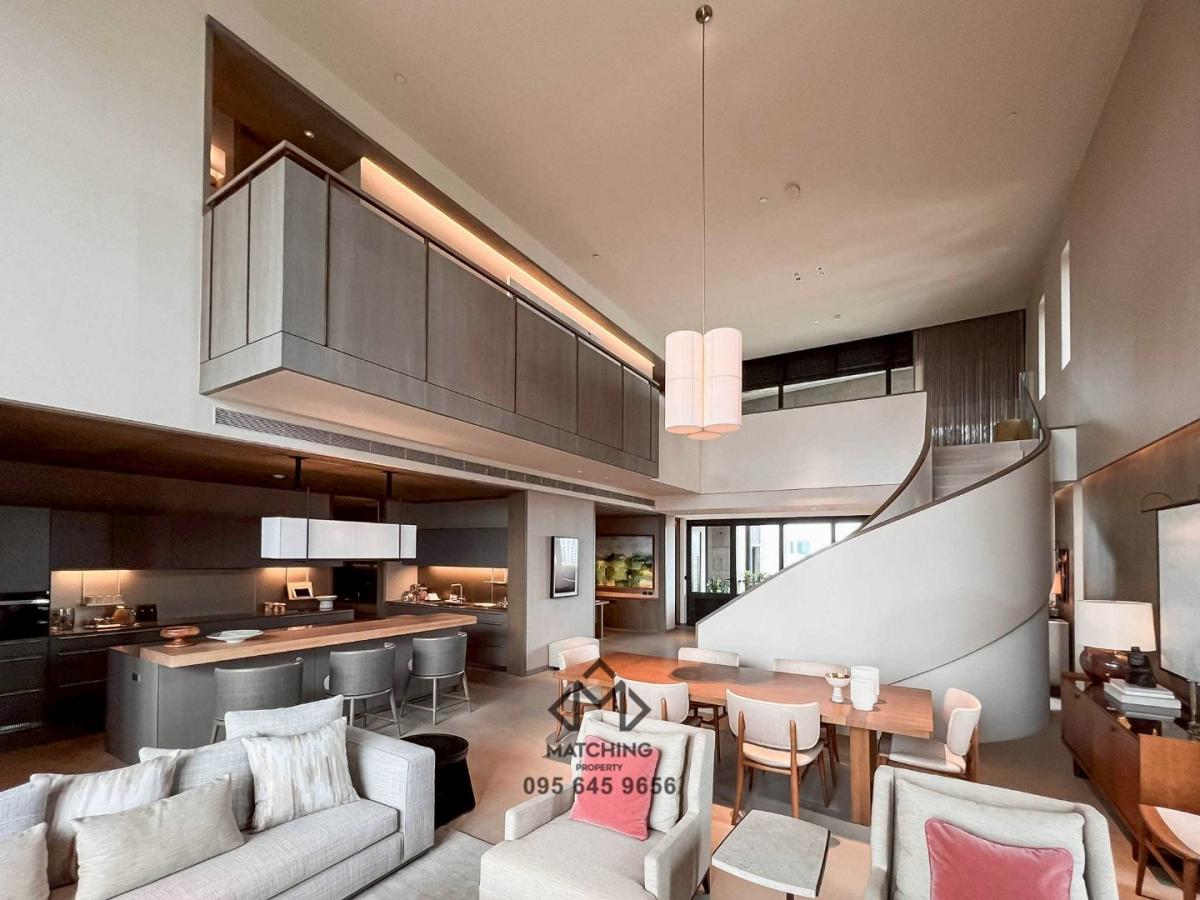 6907-064 A Private Mansion in the sky for Sale in Sathorn at Windshell Naradhiwas 