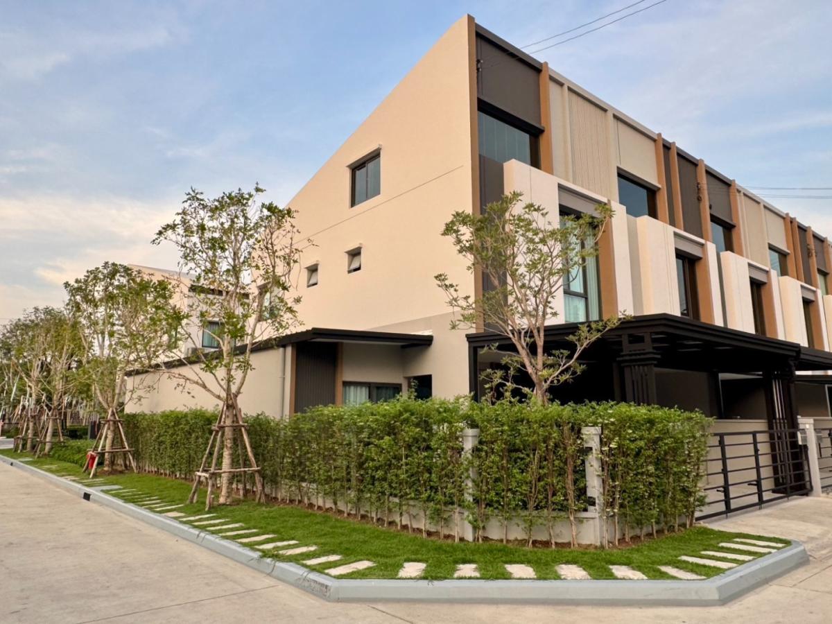 6907-083 ขาย/ให้เช่า ทาวน์โฮม 2.5 ชั้น ติดเมกะบางนา พลีโน่ สุขุมวิท บางนา4 หลังใหญ่ ใกล้คลับเฮ้าส์
