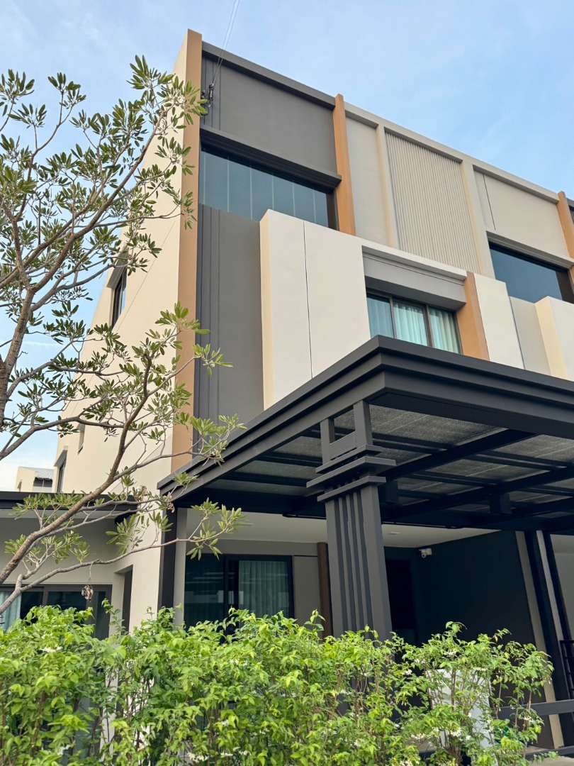 6907-083 ขาย/ให้เช่า ทาวน์โฮม 2.5 ชั้น ติดเมกะบางนา พลีโน่ สุขุมวิท บางนา4 หลังใหญ่ ใกล้คลับเฮ้าส์
