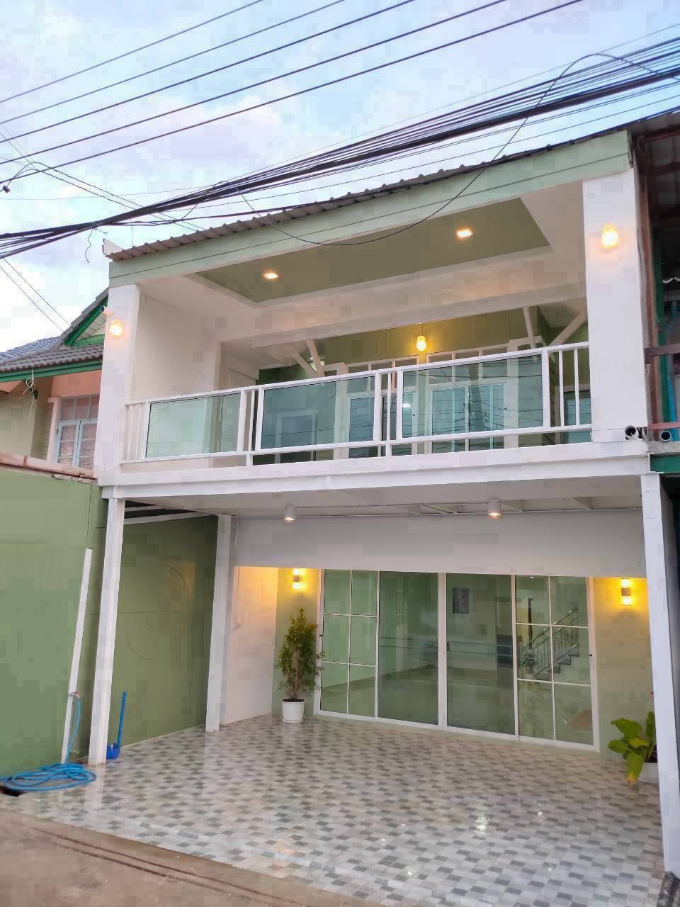 ม.พฤกษา 18/1 ตกแต่งใหม่ทั้งหลัง สวย ครบ จบ หิ้วกระเป๋าเข้าอยู่ได้เลย