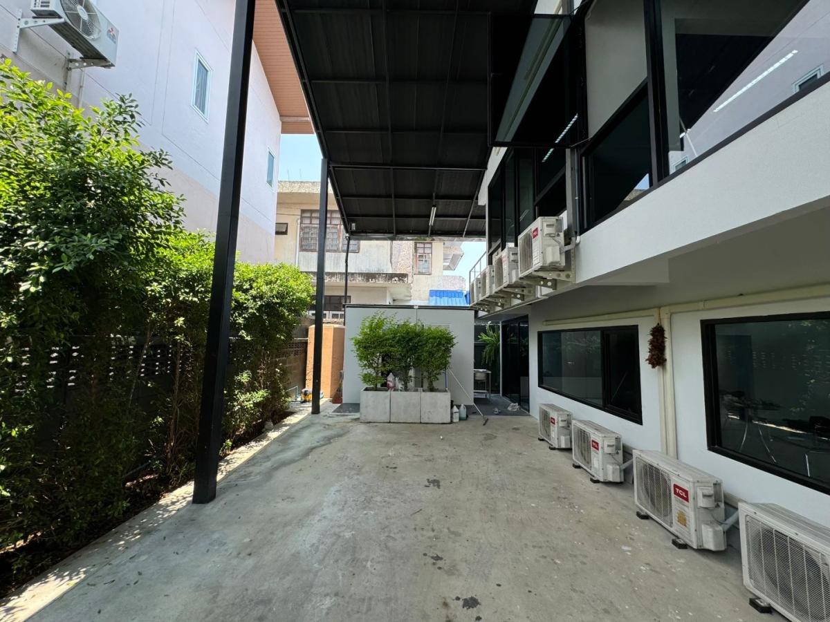6908-012 ให้เช่า โฮมออฟฟิศ 2 ชั้น ลาดพร้าว สุทธิสาร ที่จอดรถ 12 คัน