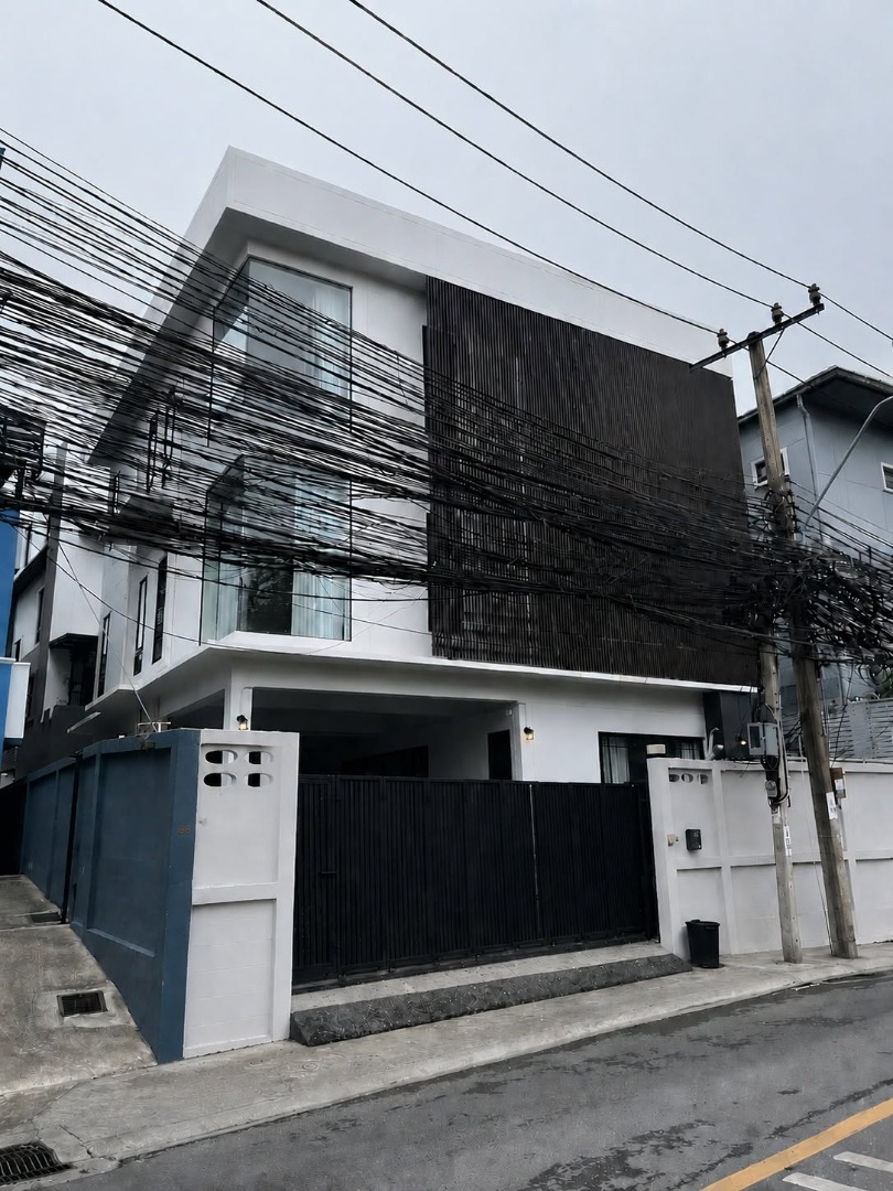 6801-119 ให้เช่า โฮมออฟฟิศ 3 ชั้น สุทธิสาร เหมาะสำหรับเป็นออฟฟิศหรือพักอาศัย MRT สุทธิสาร