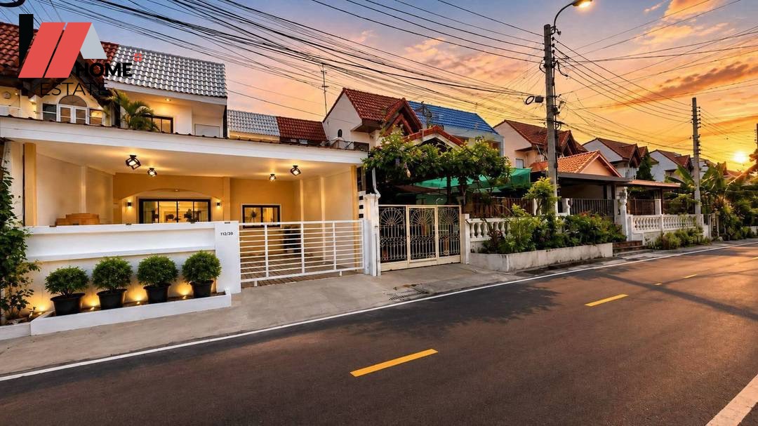 หมู่บ้านบัวทอง 2 ซ.5/6 (ติดถนนกาญจนาภิเษก) รีโนเวทใหม่เอี่ยม พร้อมเข้าอยู่