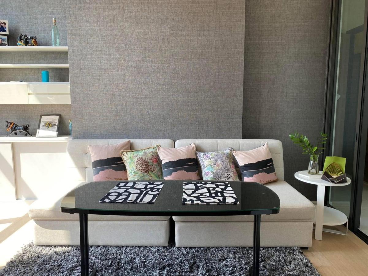 6908-035 Condo for Rent in Rama9-Petchburi area, at Chewathai Residence Asoke, next to MRT Rama9