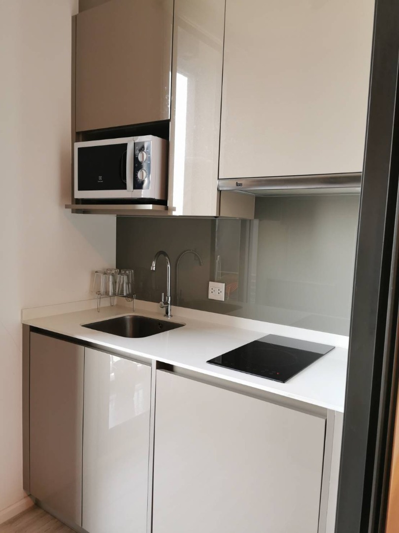 6908-080 Condo for Sale/Rent in Punnawithi-Onnut, Whizdom Essence, next to BTS Punnawithi