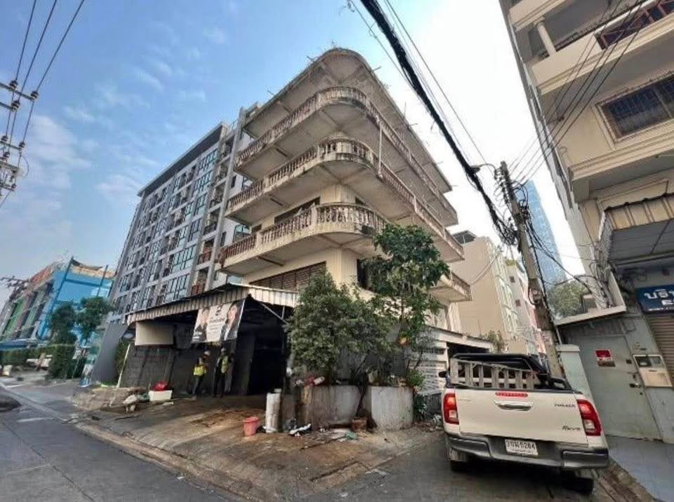 6908-100 ขาย อาคาร 6 ชั้นทำเล CBD ICONSIAM 100 ม. BTS กรุงธน เพียง 15 นาทีถึงสาทร สีลม สวนลุม 