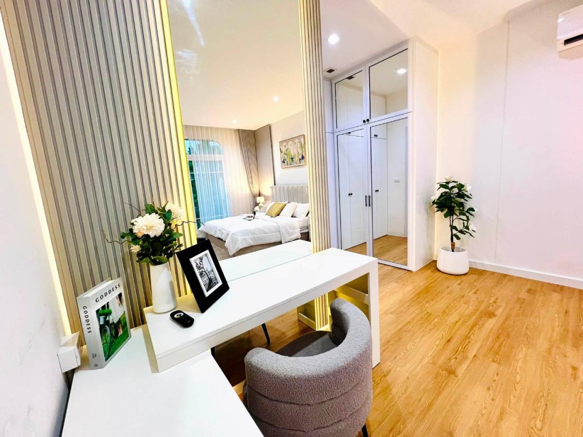 6908-110 ให้เช่า บ้านเดี่ยว 2 ชั้น บางนา เมกะบางนา Grandio Bangna KM.5 หลังมุม