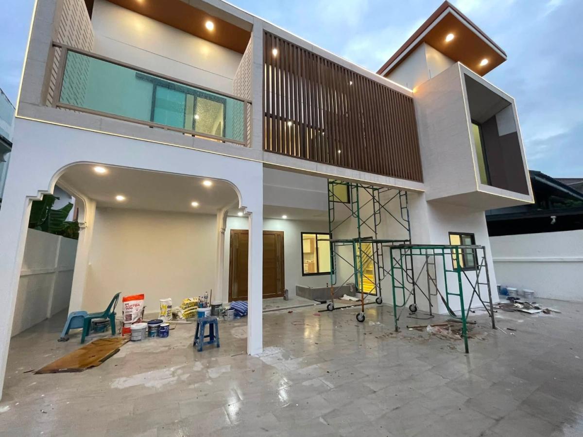 6908-114 บ้านเดี่ยว 2 ชั้น รีโนเวทใหม่ นอกโครงการ ลาดพร้าว ลาดพร้าว87 ทะลุเลียบด่วน ติด MRT