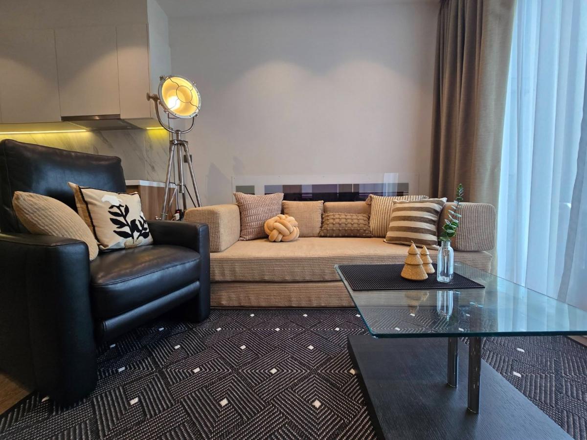 6909-010 Condo for Rent in Asoke, Nearby BTS Asoke at MUNIQ SUKHUMVIT23 - pet allowed