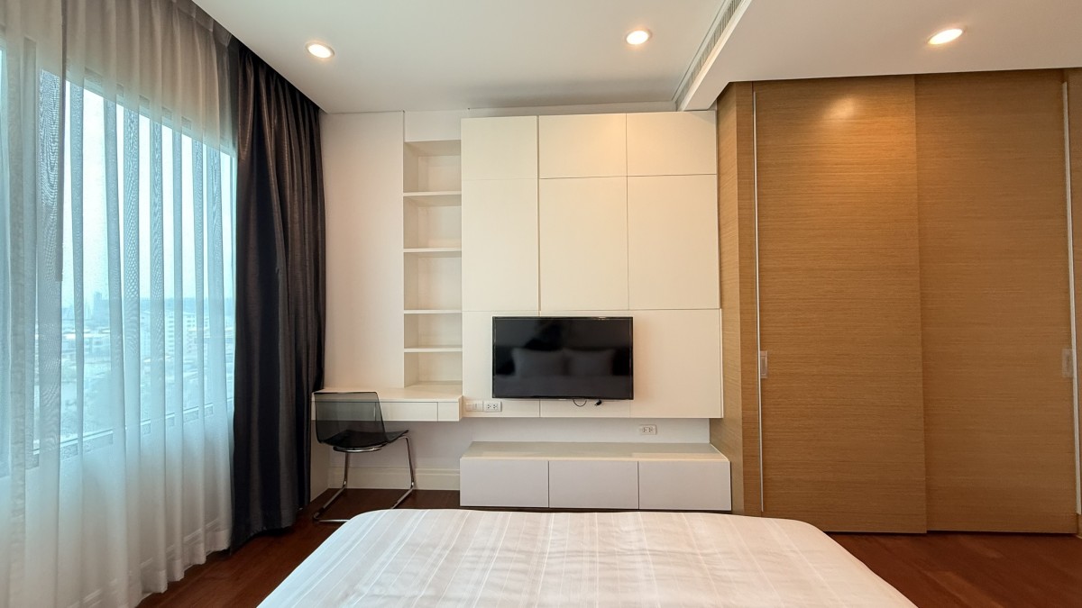 SELL / RENT BRIGHT 24 sukhumvit