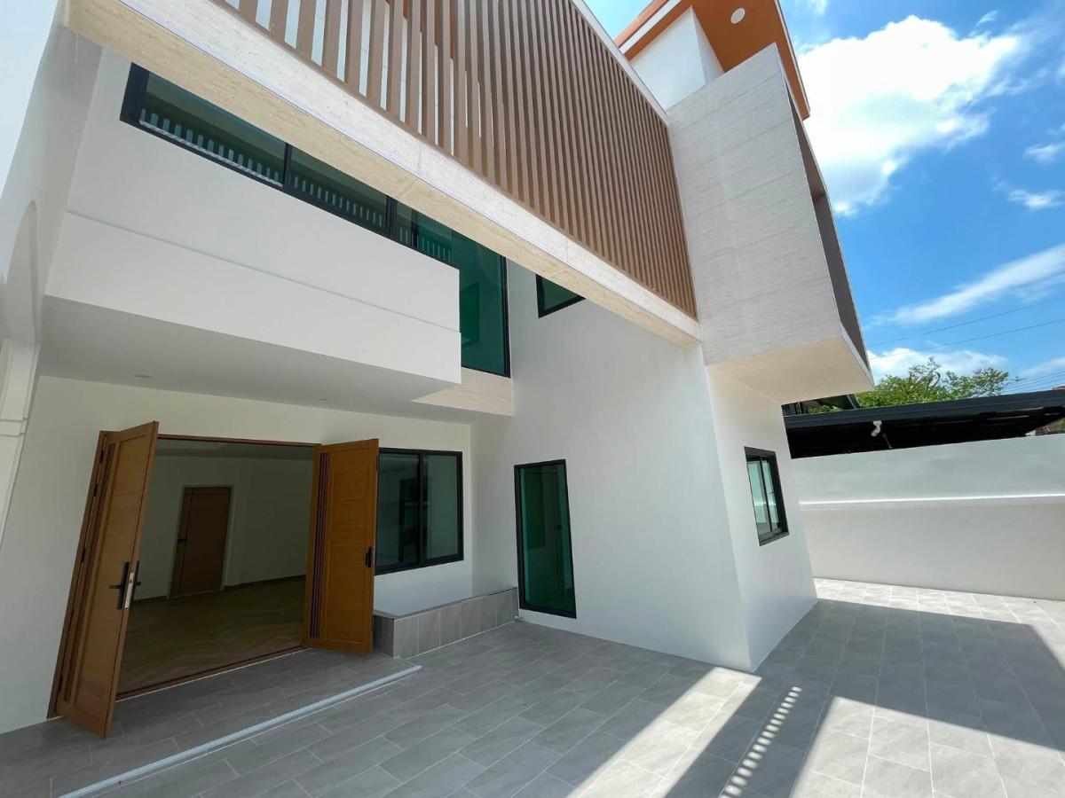 6908-114 บ้านเดี่ยว 2 ชั้น รีโนเวทใหม่ นอกโครงการ ลาดพร้าว ลาดพร้าว87 ทะลุเลียบด่วน ติด MRT