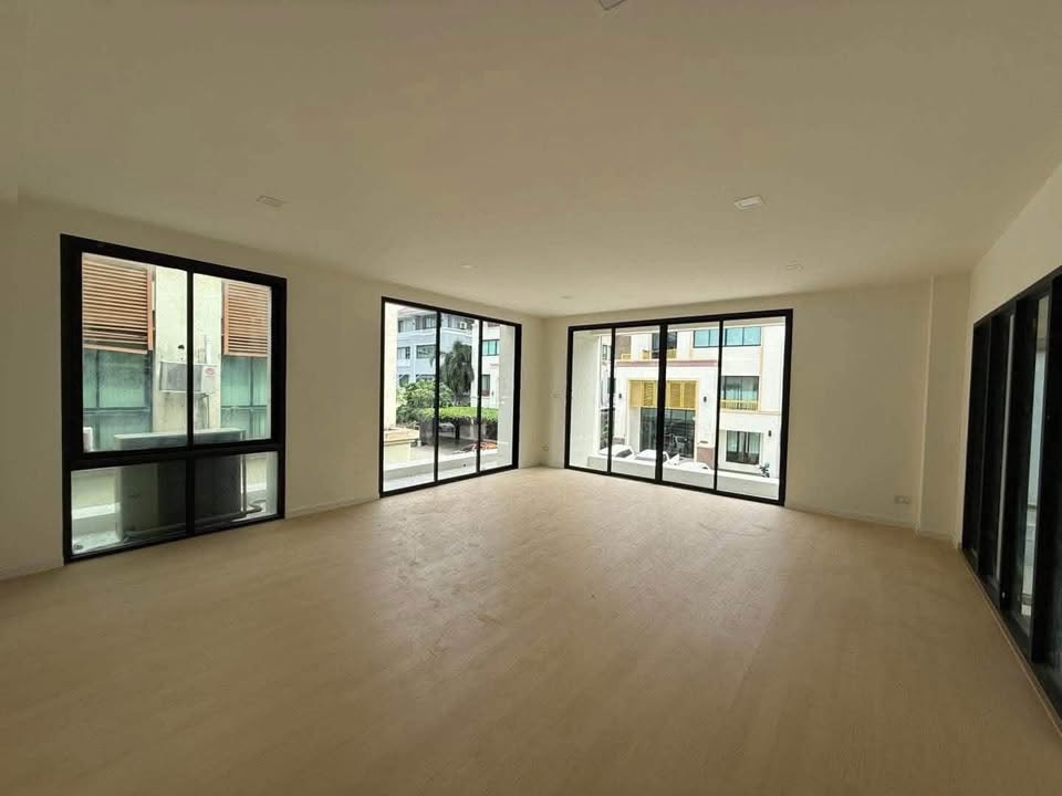 6909-057 ขาย/ให้เช่า โฮมออฟฟิศ 4 ชั้น รัชดา Regent Ratchada Tower 