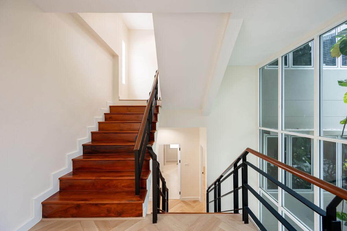6909-063 For Sale / Rent Home Office in Vibhavadi, Near BTS Mo Chit, 5 Bedrooms 4 Bathrooms