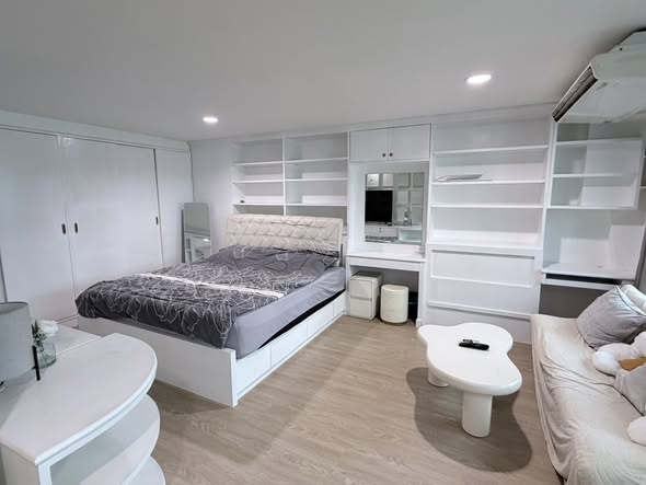 6909-083 ให้เช่าคอนโด Diamond Tower 2 ห้องนอน 2 ห้องน้ำ BTS ช่องนนทรี สีลม ซอย 7