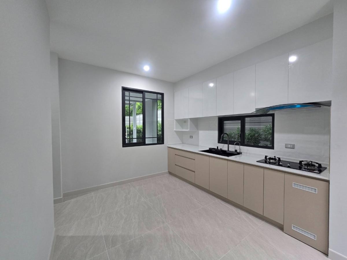 6909-093 ให้เช่า ทาวน์โฮม 3 ชั้น อ่อนนุช โครงการ บ้านกลางเมือง Classe Sukhumvit 77 ตกแต่งสวย มี Double Volume หลังมุม
