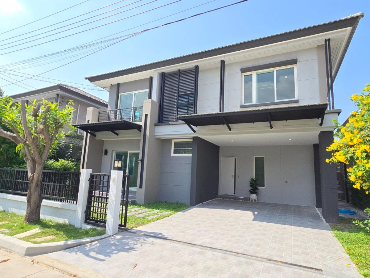 6909-102 ขาย บ้านเดี่ยว 2 ชั้น เฉลิมพระเกียรติ บางนา บางพลี Centro ศรีนครินทร์–บางนา