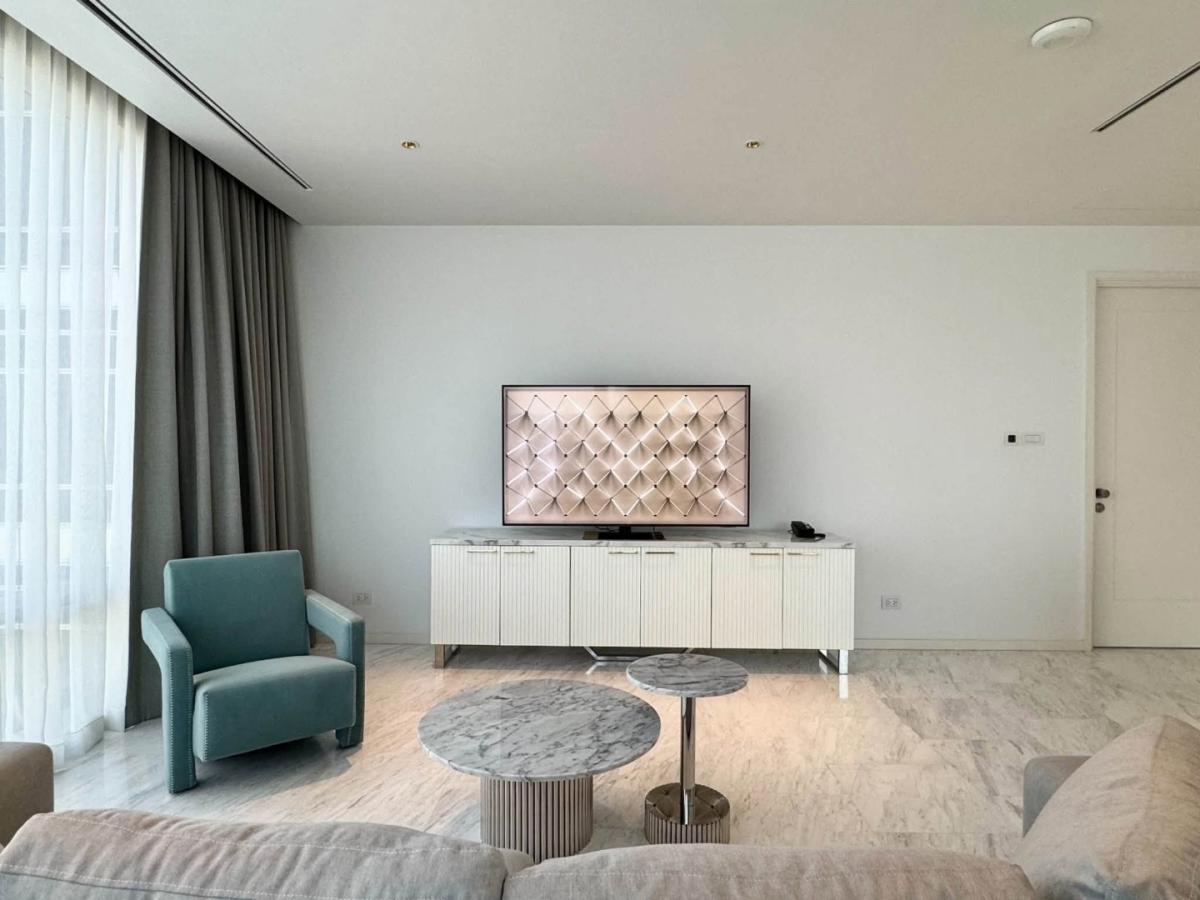 6909-110 Condo for Sale in Sathorn-Charoenkrung , at Four Seasons Private Residences, next to BTS Saphan Taksin