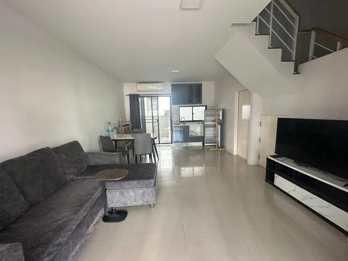6909-116 ขาย/ให้เช่า ทาวน์โฮม 3 ชั้น ศรีนครินทร์ อ่อนนุช Baan Klang Muang Srinakarin-Onnut หลังมุม มีพื้นที่สวน