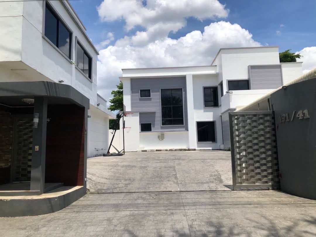 6910-014 ขาย บ้านเดี่ยว 2 ชั้น หลังใหญ่ บนที่ดิน 1 ไร่ จรัญสนิทวงศ์ ใกล้ รพ.ศริราช เพียง 4 กม.
