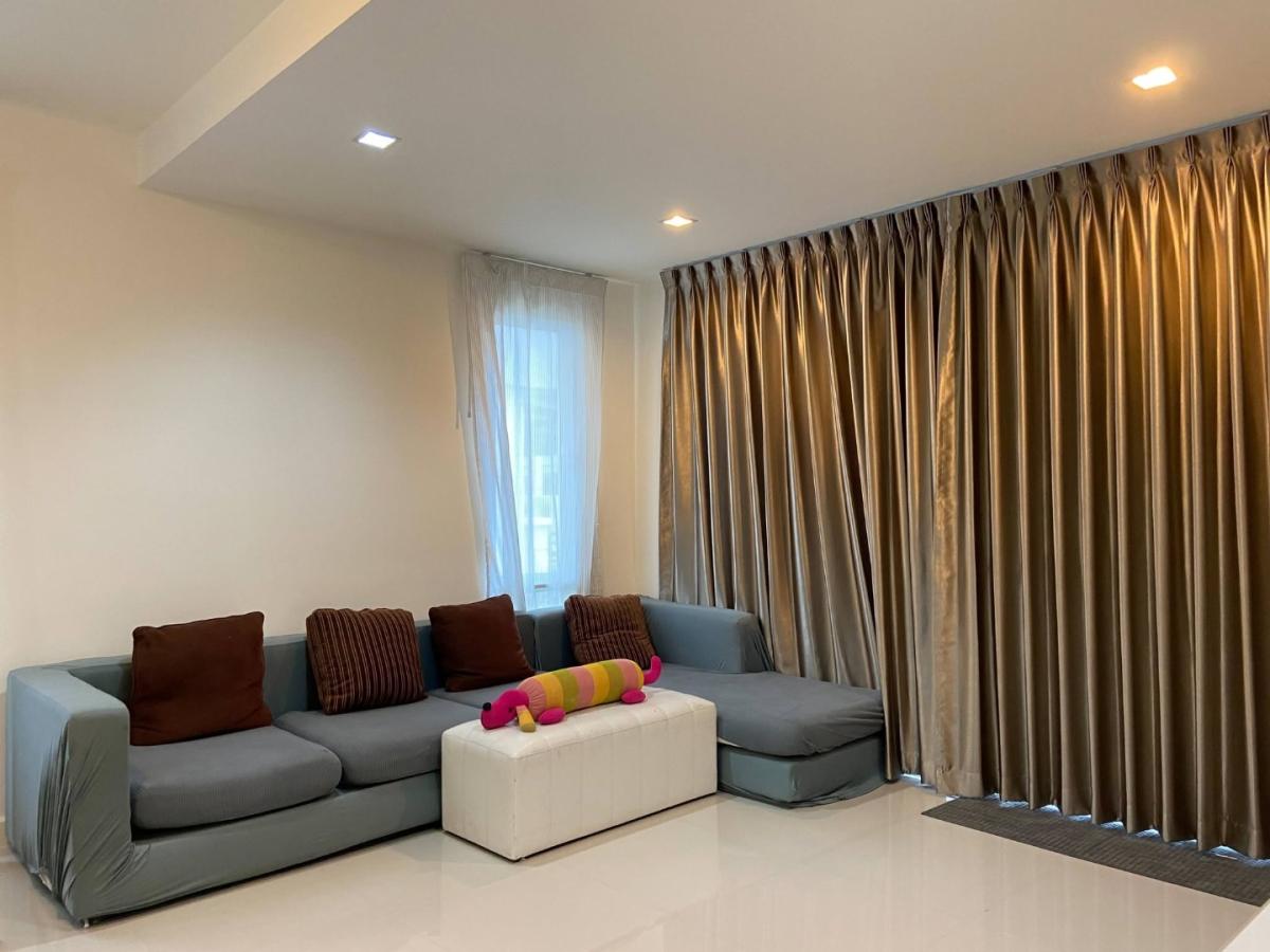 6910-047 ให้เช่า ทาวน์โฮม 3 ชั้น หลังมุม อ่อนนุช ศรีนครินทร์ Town Avenue Srinakarindra MRT ศรีนุช