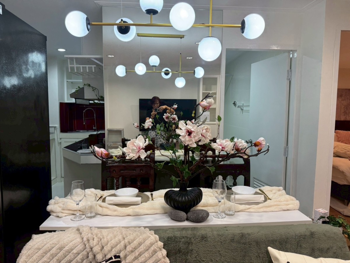 BTS(Prakanong) 10mins walk Just renovated 2 b/r pet friendly(cat)