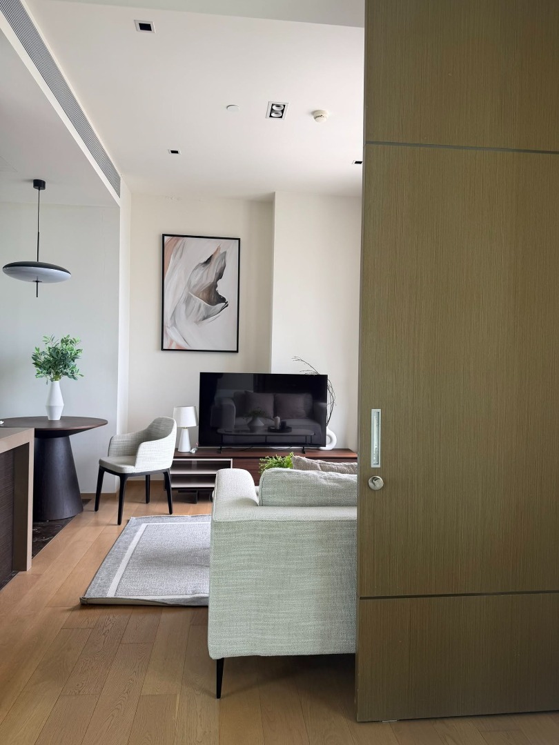 6910-103 Condo for Rent in Chidlom-Ploenchit, at 28 Chidlom, near BTS Chidlom