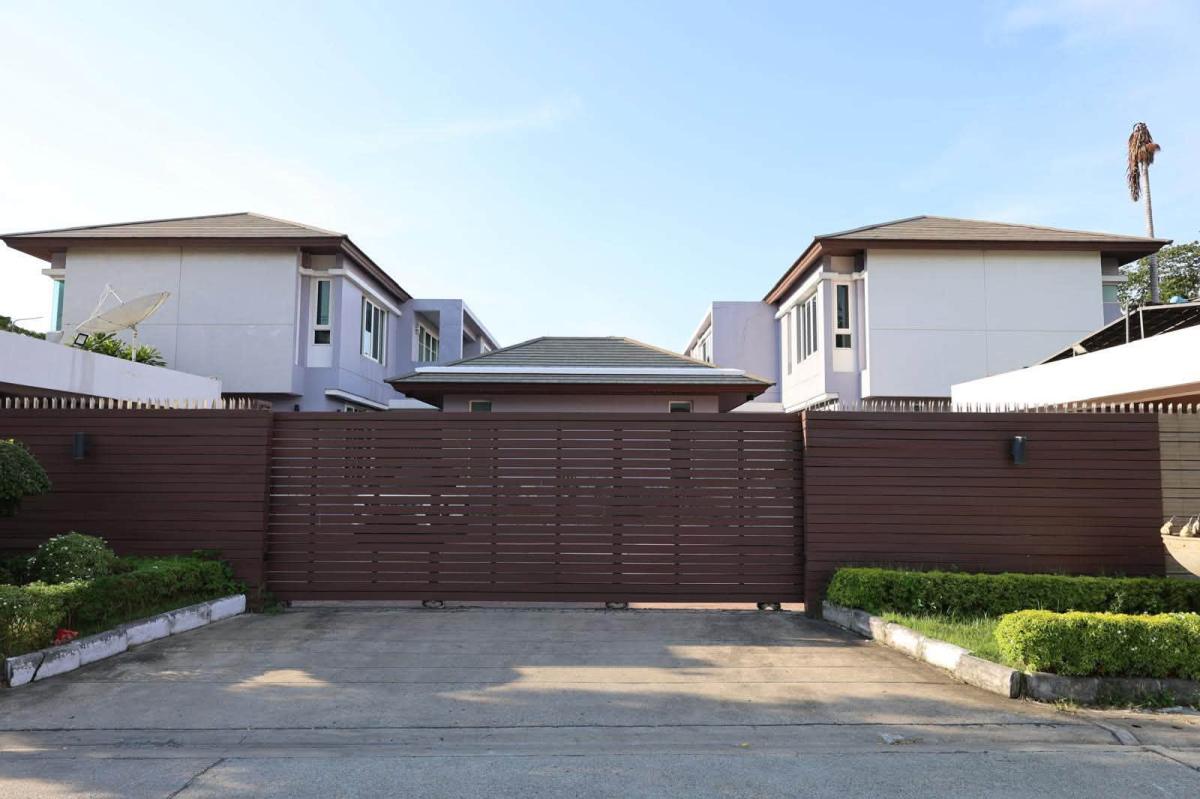 6910-104 ขาย บ้านสไตล์ Pool Villa เนื้อที่ 1 ไร่ ติดถนนเลียบทางด่วนรามอินทรา ซอยตัน น้ำไม่ท่วม