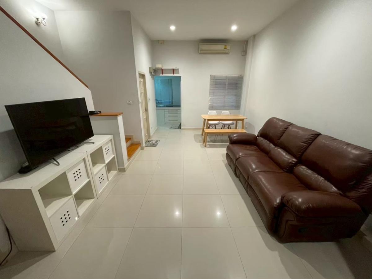 6910-112 ขาย/ให้เช่า ทาวน์โฮม 3 ชั้น The Metro Rama9 หลังบ้านติดสวน ไม่ชนเพื่อนบ้าน