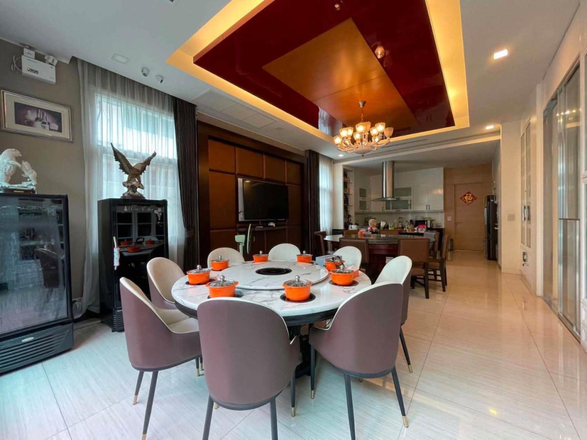 6910-125 ขาย/ให้เช่า บ้านเดี่ยวหรู 3 ชั้น พร้อมสระว่ายน้ำส่วนตัว ดอนเมือง-เมืองทอง